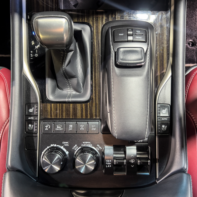 Lexus LX 570 Black edition GCC 5.7 MODEL 2020